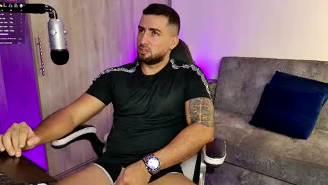 Snapshot of mr_david_cox chatting on February 13, 2025, 1:37 pm David online show from February 13, 2025, 1:37 pm