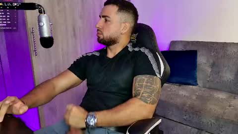 Snapshot of mr_david_cox chatting on February 14, 2025, 12:51 am David online show from February 14, 2025, 12:51 am