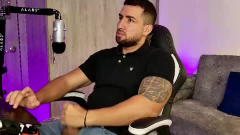 Snapshot of mr_david_cox chatting on February 19, 2025, 11:49 am David online show from February 19, 2025, 11:49 am