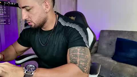 Snapshot of mr_david_cox chatting on February 23, 2025, 3:45 am David online show from February 23, 2025, 3:45 am