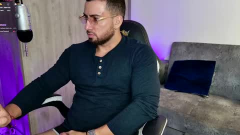 Snapshot of mr_david_cox chatting on March 6, 2025, 1:03 pm David online show from March 6, 2025, 1:03 pm