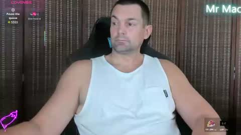 Snapshot of mr_mac69 chatting on June 11, 2026, 5:33 pm Cam online show from June 11, 2026, 5:33 pm