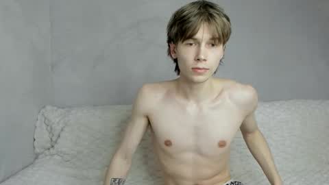 Snapshot of mr_makentoshi chatting on May 23, 2026, 4:39 am Makentoshi online show from May 23, 2026, 4:39 am