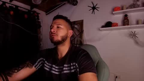 Snapshot of mr_mikee_ chatting on October 20, 2025, 3:07 am MIKEE online show from October 20, 2025, 3:07 am