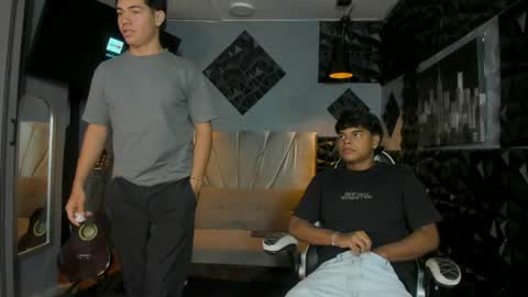 Snapshot of mr_mois chatting on April 4, 2026, 6:11 am mr_mois online show from April 4, 2026, 6:11 am