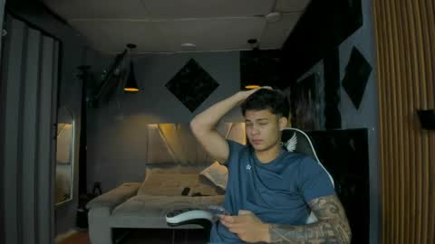 Snapshot of mr_mois chatting on April 25, 2026, 9:56 am mr_mois online show from April 25, 2026, 9:56 am