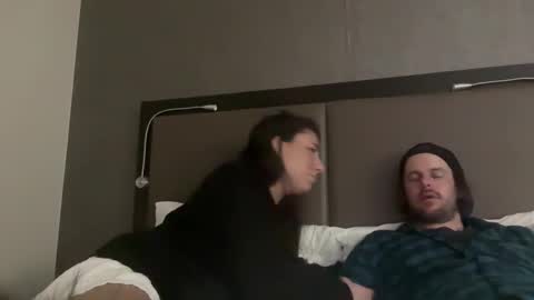 Snapshot of mr_mrs_glitter chatting on February 25, 2026, 5:50 am Mr Mrs Glitter online show from February 25, 2026, 5:50 am