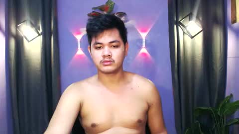 Snapshot of mr_olivercummerx chatting on October 12, 2025, 7:51 am mr_olivercummerx online show from October 12, 2025, 7:51 am