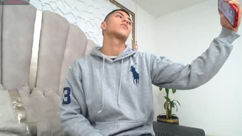 Snapshot of mr_porn_9 chatting on April 4, 2026, 4:04 pm Mr Porn online show from April 4, 2026, 4:04 pm