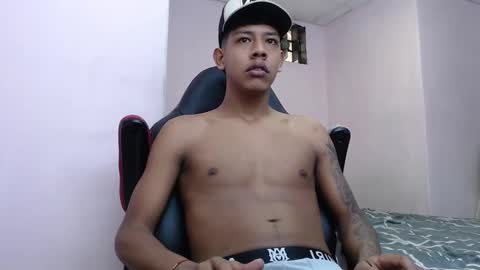 mr_stiven_ online show from January 28, 2025, 3:15 am