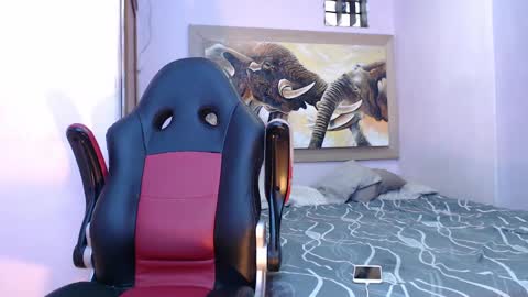 mr_stiven_ online show from March 7, 2025, 3:08 am