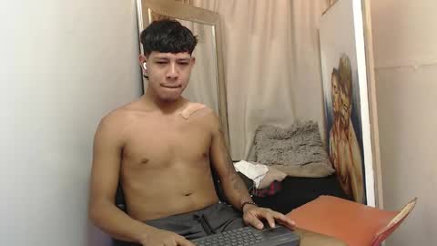 mr_stiven_ online show from November 29, 2025, 2:58 am