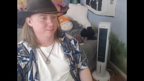 mr_strawberry online show from March 27, 2026, 7:02 pm