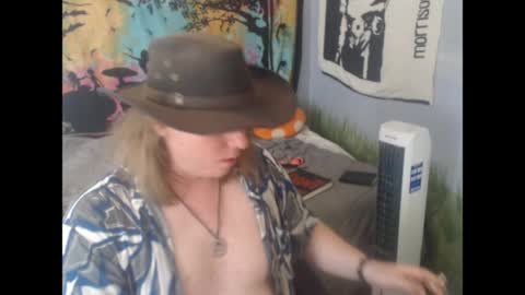 Snapshot of mr_strawberry chatting on April 6, 2026, 6:42 pm mr_strawberry online show from April 6, 2026, 6:42 pm