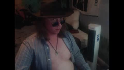 Snapshot of mr_strawberry chatting on April 28, 2026, 5:01 am mr_strawberry online show from April 28, 2026, 5:01 am