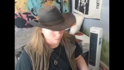 Snapshot of mr_strawberry chatting on May 10, 2026, 5:29 pm mr_strawberry online show from May 10, 2026, 5:29 pm