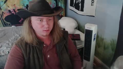 Snapshot of mr_strawberry chatting on May 27, 2026, 10:18 pm mr_strawberry online show from May 27, 2026, 10:18 pm