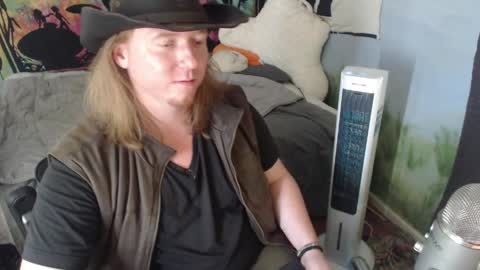 Snapshot of mr_strawberry chatting on May 31, 2026, 6:53 pm mr_strawberry online show from May 31, 2026, 6:53 pm