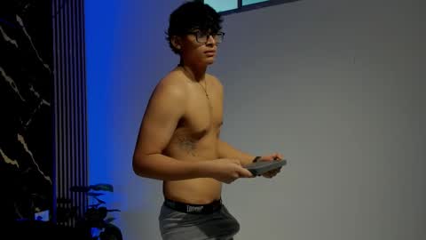 Snapshot of mr_yisuz chatting on March 3, 2026, 7:09 pm yisuz online show from March 3, 2026, 7:09 pm