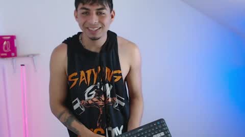 Snapshot of mralpha_latino chatting on April 23, 2026, 5:08 am Alpha LATINO online show from April 23, 2026, 5:08 am