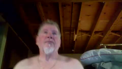 Snapshot of mrblade666 chatting on May 15, 2026, 10:11 am mrblade666 online show from May 15, 2026, 10:11 am