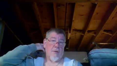 Snapshot of mrblade666 chatting on May 18, 2026, 10:43 am mrblade666 online show from May 18, 2026, 10:43 am