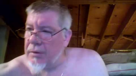 Snapshot of mrblade666 chatting on May 19, 2026, 10:21 am mrblade666 online show from May 19, 2026, 10:21 am