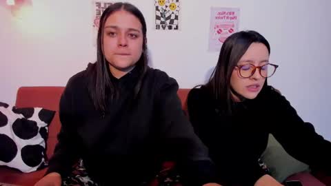 Snapshot of mrbuu_ chatting on July 24, 2026, 11:36 pm Laura online show from July 24, 2026, 11:36 pm