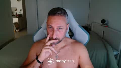 Snapshot of mrdr000 chatting on June 17, 2026, 5:54 am mrdr000 online show from June 17, 2026, 5:54 am