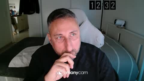 Snapshot of mrdr0o0o chatting on November 24, 2025, 11:32 am mrdr0o0o online show from November 24, 2025, 11:32 am