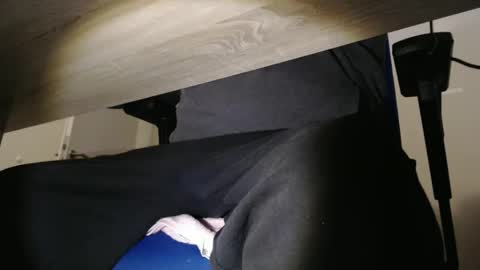 MrJohnsen1975 online show from December 8, 2024, 3:24 pm