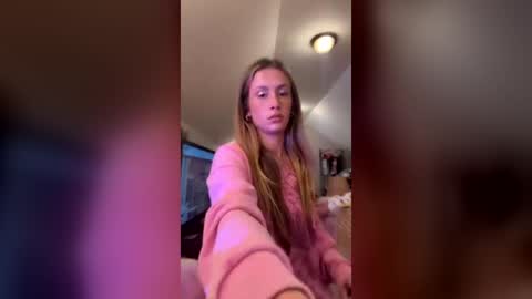 Snapshot of mreeves67 chatting on July 19, 2026, 9:24 am mreeves67 online show from July 19, 2026, 9:24 am