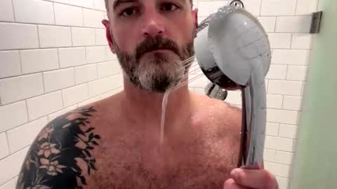 mrexhibits online show from October 13, 2025, 3:17 am