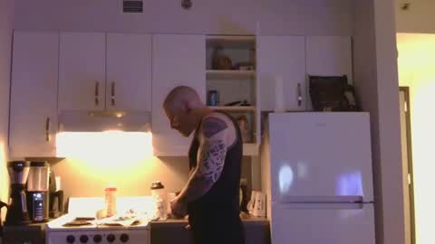 IwantU2WatchME online show from April 4, 2026, 10:24 am