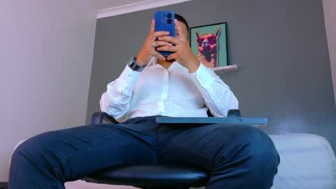 Mr Fox online show from April 15, 2026, 7:54 pm