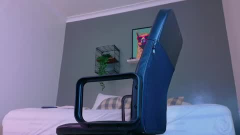 Mr Fox online show from April 18, 2026, 7:29 pm