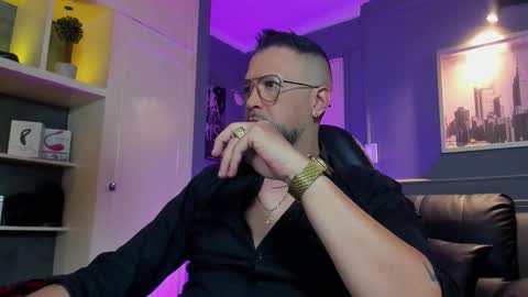 Snapshot of mrfrank_tattoo chatting on February 6, 2026, 10:40 am MrFrank. online show from February 6, 2026, 10:40 am