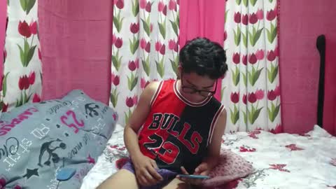 Snapshot of mrheartthief chatting on June 10, 2026, 4:50 pm mrheartthief online show from June 10, 2026, 4:50 pm