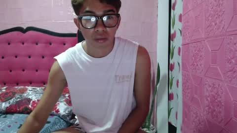 Snapshot of mrheartthief chatting on July 12, 2026, 2:08 pm mrheartthief online show from July 12, 2026, 2:08 pm