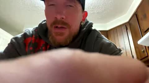 Snapshot of mrj1982 chatting on October 17, 2025, 11:29 pm Mr.j online show from October 17, 2025, 11:29 pm