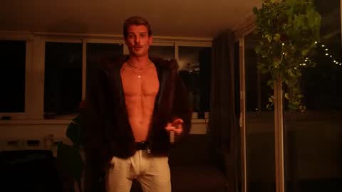 Mr Long online show from November 9, 2025, 9:13 pm