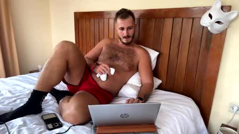 Snapshot of mrmaxiy chatting on April 24, 2026, 9:45 am Max online show from April 24, 2026, 9:45 am
