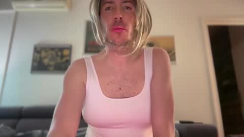 TaleOfLaura online show from April 8, 2026, 10:21 pm