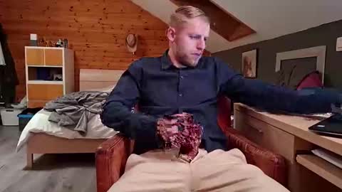 mrnobody6209 online show from April 19, 2026, 2:55 am