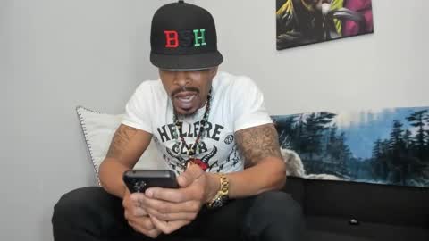 mromg007 online show from February 18, 2025, 8:58 pm