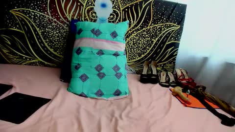 Angelica online show from December 2, 2025, 3:29 pm