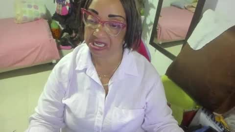 Snapshot of mrs_mommy chatting on January 6, 2025, 9:54 pm mrs_mommy online show from January 6, 2025, 9:54 pm