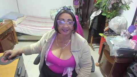 Snapshot of mrs_mommy chatting on February 7, 2025, 7:38 pm mrs_mommy online show from February 7, 2025, 7:38 pm
