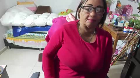 Snapshot of mrs_mommy chatting on October 1, 2025, 9:43 pm mrs_mommy online show from October 1, 2025, 9:43 pm