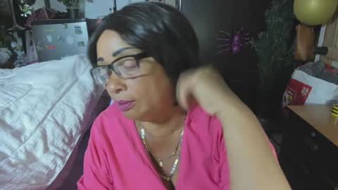 mrs_mommy online show from November 7, 2025, 10:43 pm